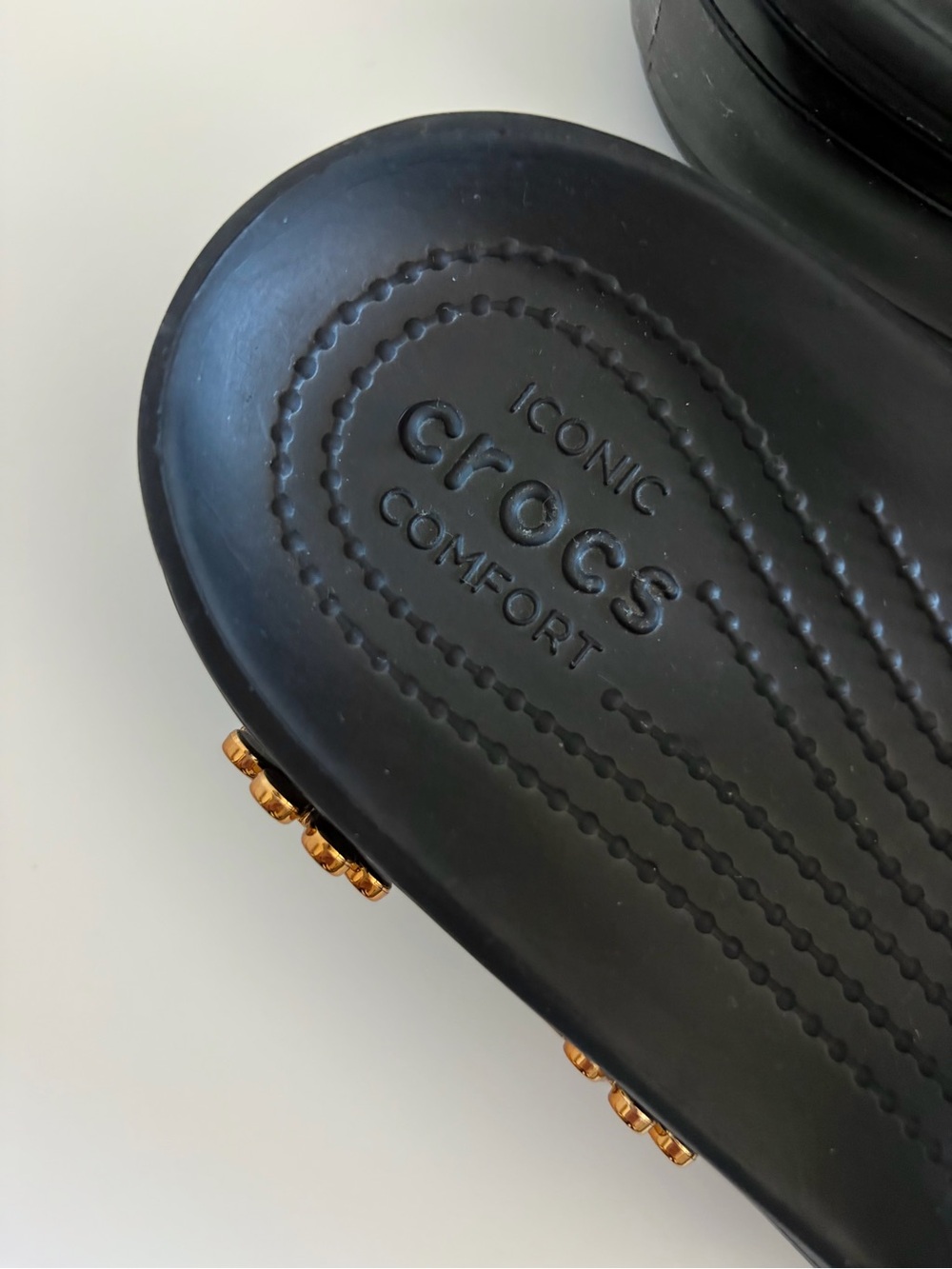 Crocs Crocband Metallic Bloom Platform Slides Gold Black Floral Charms Sz 9 Rare - Picture 7 of 16